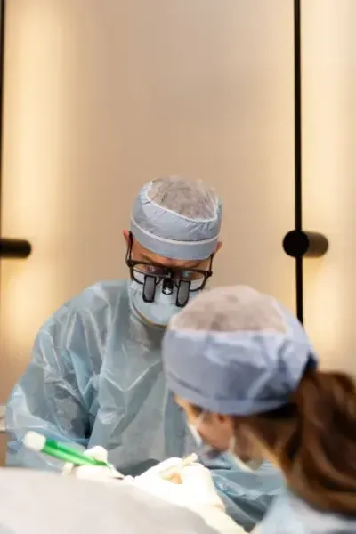 FUE Extraction ProcessFollicular unit extraction during the procedure